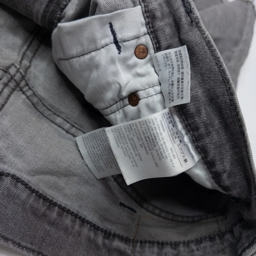 Levi's 541 Athletic Taper Shorts Mens 38 Gray Good Raw Hem Cut Off Denim